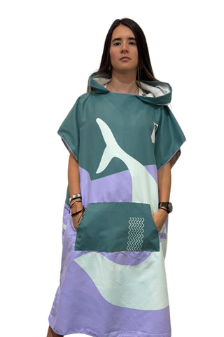 Poncho Ballena Jorobada -  Talla Única