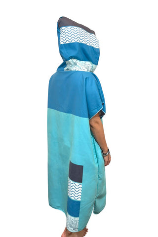 Poncho Olas – Talla Única